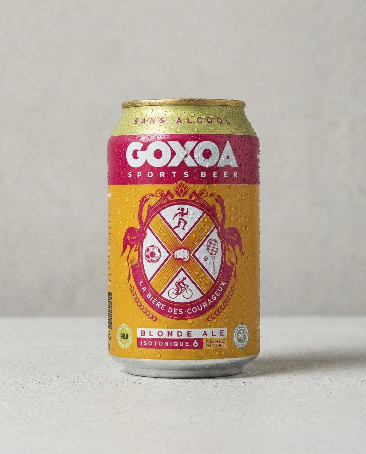 Goxoa Sportsbeer Blonde can front view on concrete background