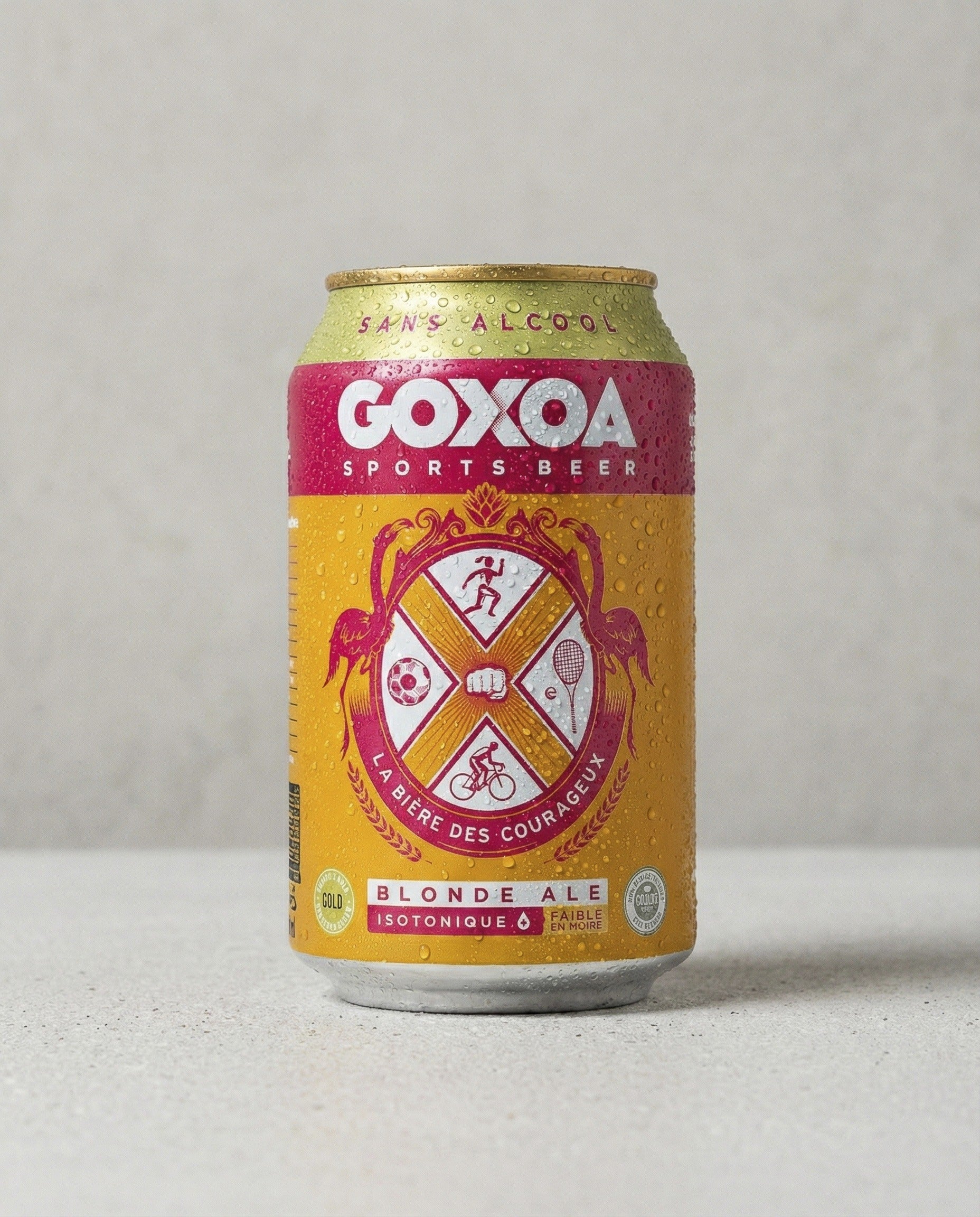 Goxoa Sportsbeer Blonde can front view on concrete background