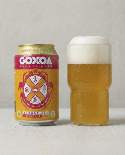 Goxoa Sportsbeer Blonde poured into a glass with foam head